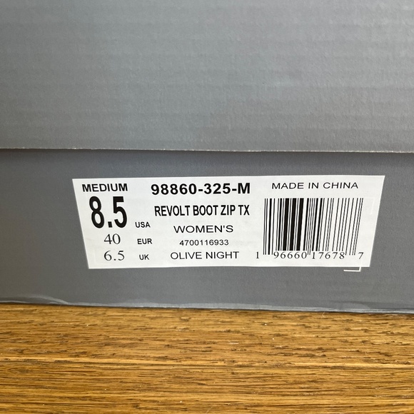 Brand New Palladium Revolt boot Hi in Olive Green 8.5 - Picture 8 of 8